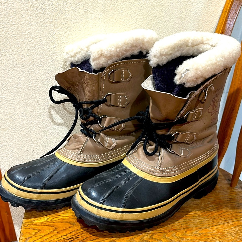 Sorel Caribou waterproof boots size 9
